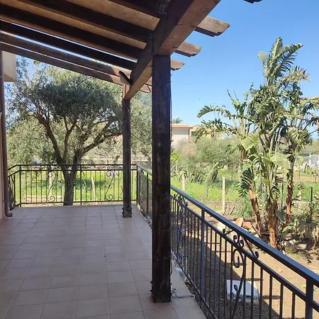 Casa de hóspedes Cotton's House Mandra Capreria